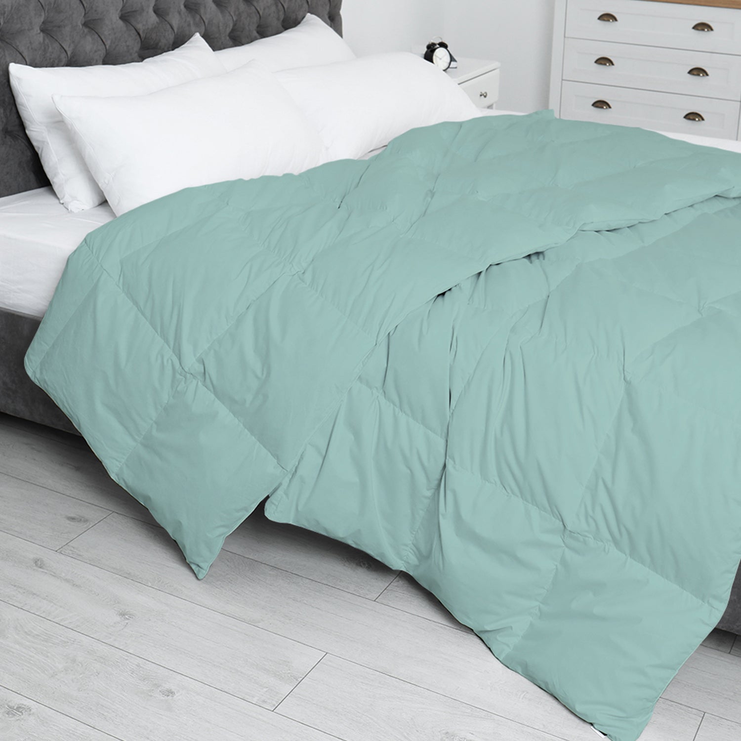 Heavenly Soft Down Alternative Comforter for a Serene Sleep